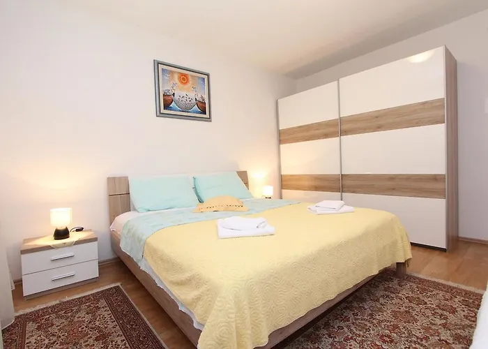 Apartment Stipe